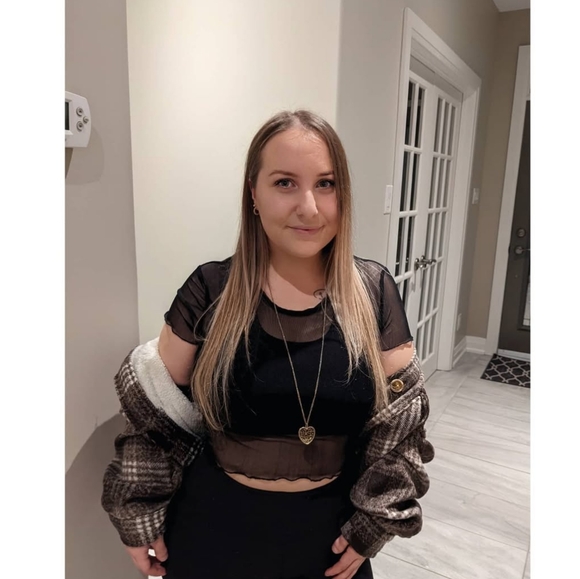 Meet your Posher, Aly! - Picture 1 of 1